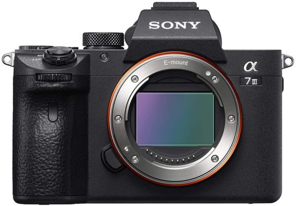 Sony ILCE-7M3 Appareil Photo Numérique Hybride Plein Format Compact Capteur 24,2MP, rafale 10 im/sec, Autofocus ultra-rapide, vidéo 4K HDR,Noir